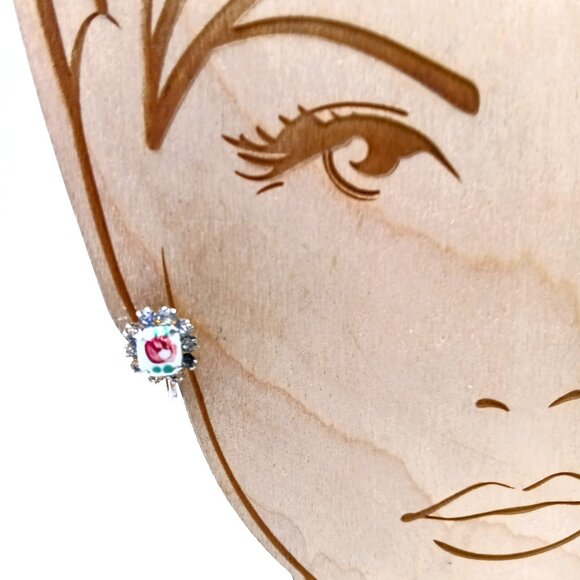 Vintage Guilloche Enamel Vargas Earrings, Gold Tone Screw Back with Pastel Flora - Picture 5 of 7